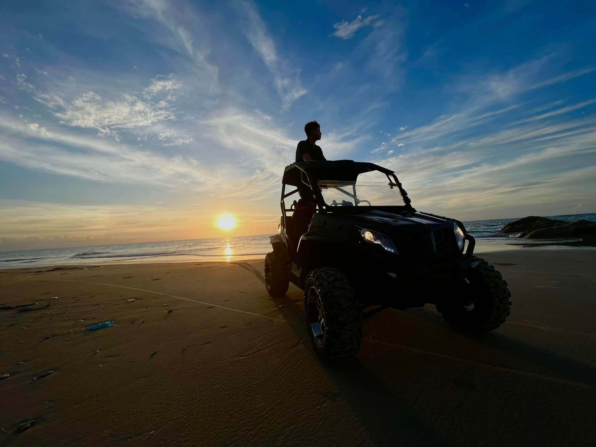 beachBuggySunset