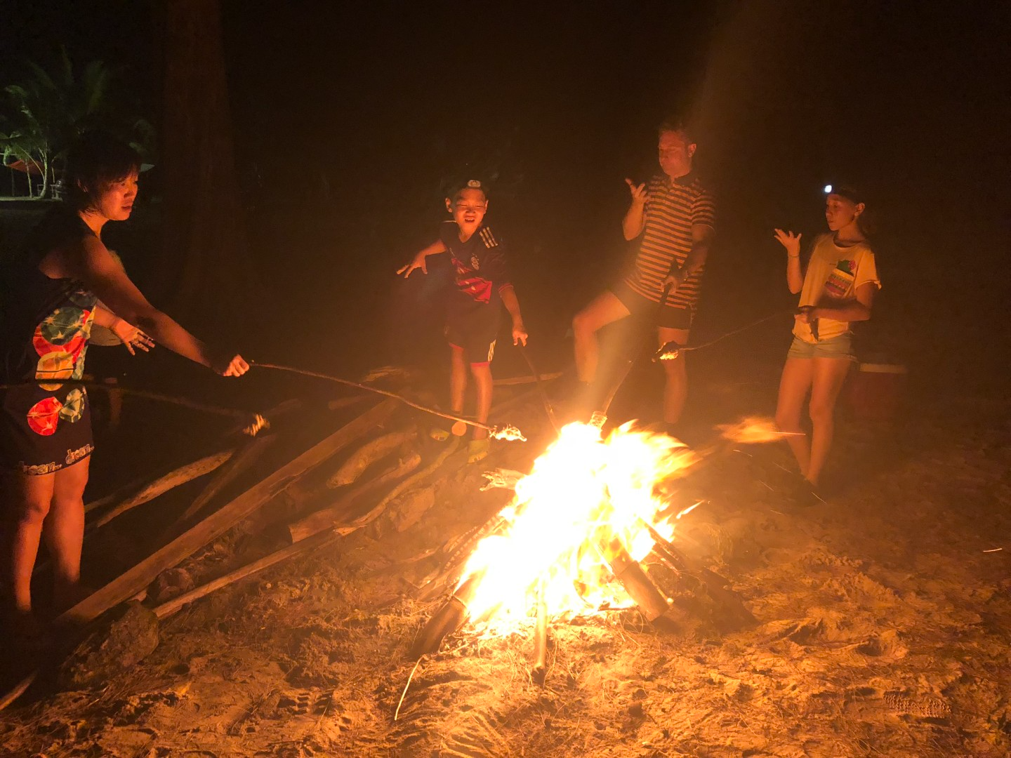 Eagle Bay Retreat Camp and Bon Fires at the Beach